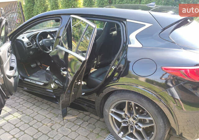 Чорний Інфініті QX30, об'ємом двигуна 1.99 л та пробігом 134 тис. км за 16000 $, фото 5 на Automoto.ua