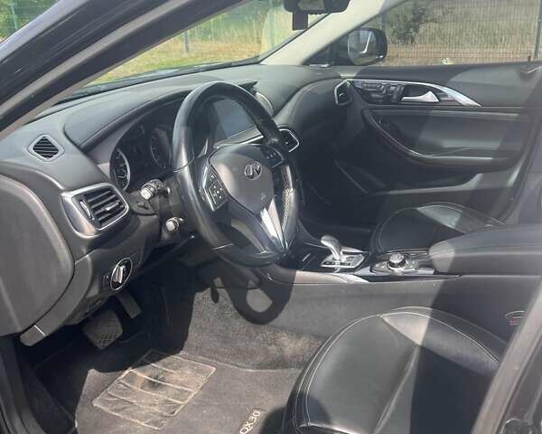 Чорний Інфініті QX30, об'ємом двигуна 1.99 л та пробігом 115 тис. км за 17000 $, фото 7 на Automoto.ua