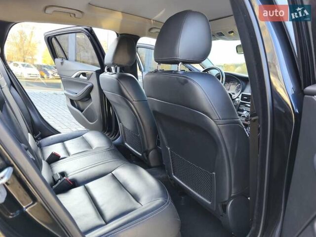 Черный Инфинити QX30, объемом двигателя 1.99 л и пробегом 117 тыс. км за 16900 $, фото 12 на Automoto.ua