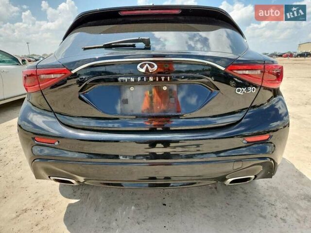 Чорний Інфініті QX30, об'ємом двигуна 2 л та пробігом 120 тис. км за 2400 $, фото 5 на Automoto.ua