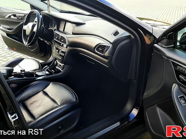 Чорний Інфініті QX30, об'ємом двигуна 2 л та пробігом 165 тис. км за 15000 $, фото 7 на Automoto.ua