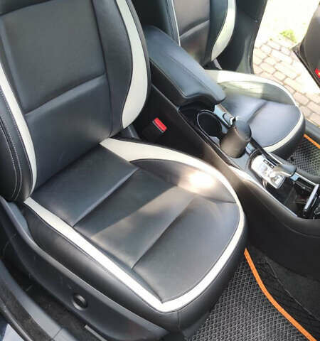 Чорний Інфініті QX30, об'ємом двигуна 1.99 л та пробігом 134 тис. км за 16000 $, фото 9 на Automoto.ua