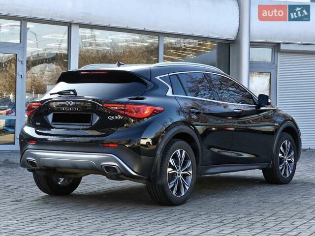 Черный Инфинити QX30, объемом двигателя 1.99 л и пробегом 117 тыс. км за 16900 $, фото 5 на Automoto.ua