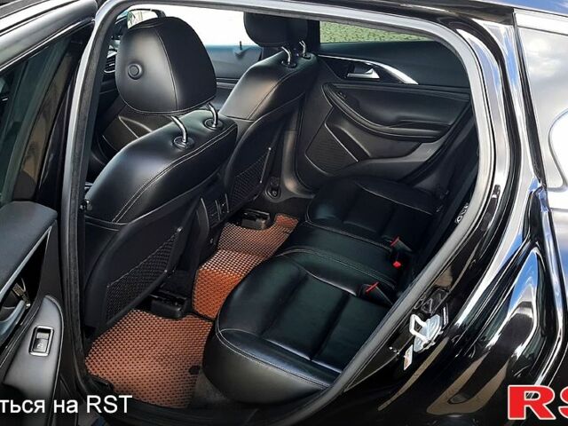 Чорний Інфініті QX30, об'ємом двигуна 2 л та пробігом 165 тис. км за 15000 $, фото 8 на Automoto.ua