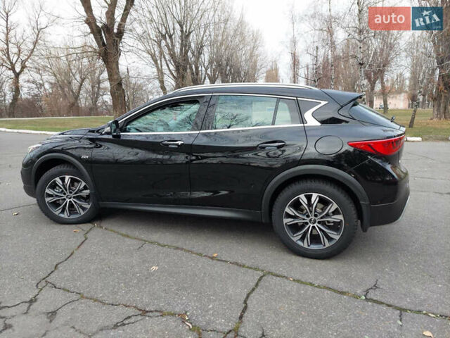 Черный Инфинити QX30, объемом двигателя 2 л и пробегом 150 тыс. км за 16500 $, фото 4 на Automoto.ua