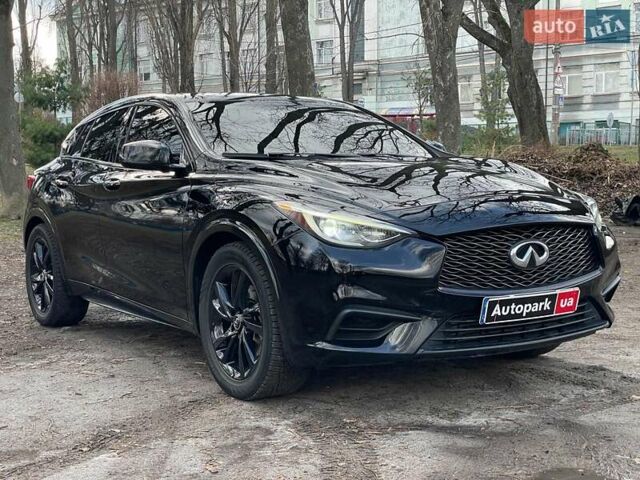 Черный Инфинити QX30, объемом двигателя 2 л и пробегом 170 тыс. км за 14290 $, фото 1 на Automoto.ua