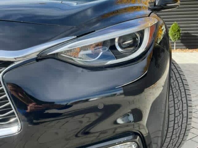 Чорний Інфініті QX30, об'ємом двигуна 2 л та пробігом 89 тис. км за 18699 $, фото 2 на Automoto.ua