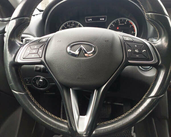Черный Инфинити QX30, объемом двигателя 2 л и пробегом 150 тыс. км за 16500 $, фото 6 на Automoto.ua