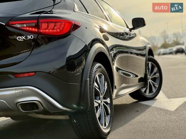 Черный Инфинити QX30, объемом двигателя 1.99 л и пробегом 162 тыс. км за 15500 $, фото 13 на Automoto.ua