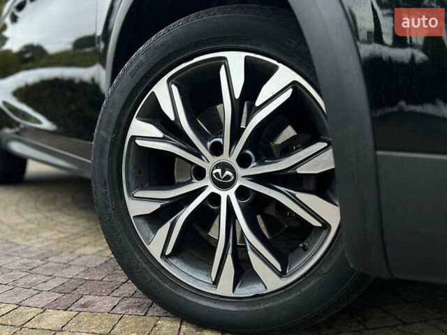 Черный Инфинити QX30, объемом двигателя 1.99 л и пробегом 70 тыс. км за 14200 $, фото 24 на Automoto.ua