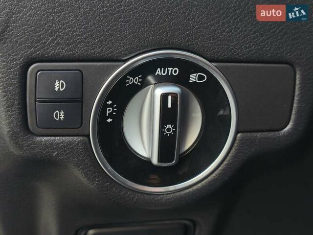 Черный Инфинити QX30, объемом двигателя 1.99 л и пробегом 117 тыс. км за 16900 $, фото 16 на Automoto.ua