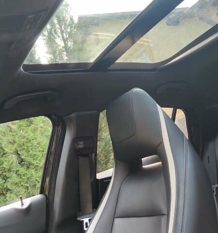 Чорний Інфініті QX30, об'ємом двигуна 1.99 л та пробігом 134 тис. км за 16000 $, фото 3 на Automoto.ua