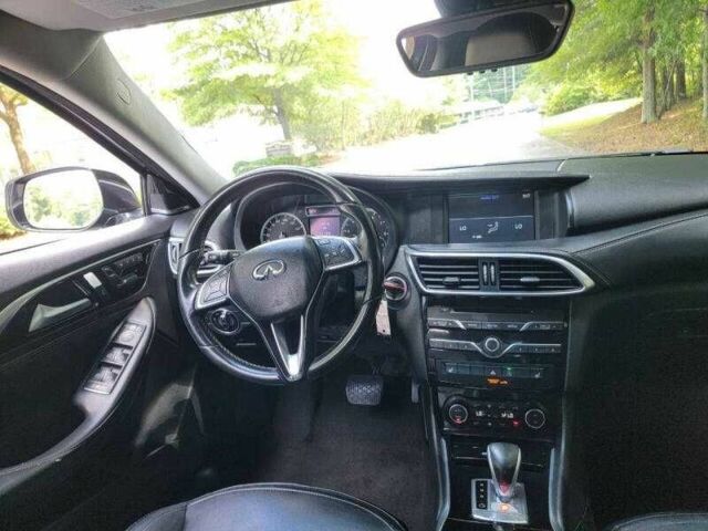 Черный Инфинити QX30, объемом двигателя 2 л и пробегом 34 тыс. км за 2900 $, фото 5 на Automoto.ua