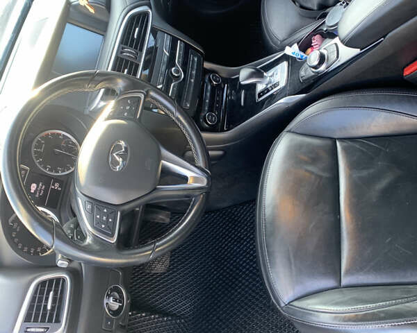 Черный Инфинити QX30, объемом двигателя 2 л и пробегом 153 тыс. км за 14999 $, фото 14 на Automoto.ua