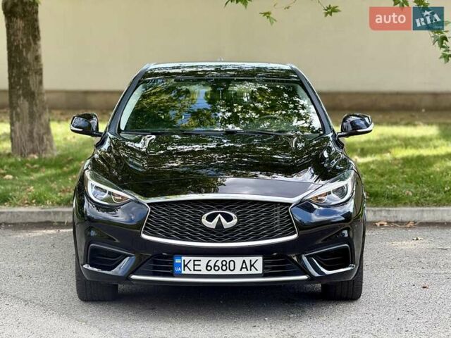 Чорний Інфініті QX30, об'ємом двигуна 2 л та пробігом 106 тис. км за 16500 $, фото 3 на Automoto.ua