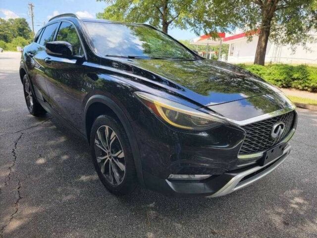 Черный Инфинити QX30, объемом двигателя 2 л и пробегом 34 тыс. км за 2900 $, фото 3 на Automoto.ua
