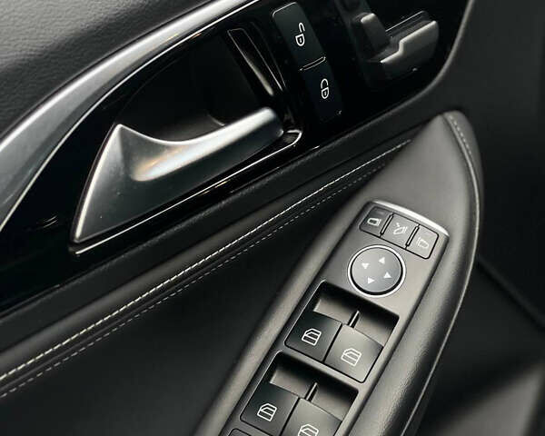 Черный Инфинити QX30, объемом двигателя 2.14 л и пробегом 98 тыс. км за 19800 $, фото 13 на Automoto.ua