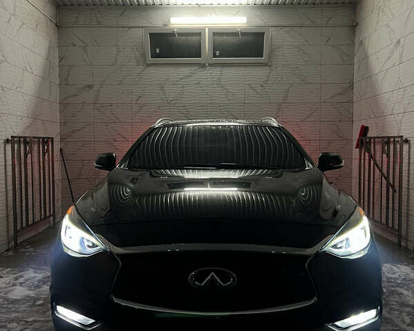 Черный Инфинити QX30, объемом двигателя 1.99 л и пробегом 148 тыс. км за 17000 $, фото 4 на Automoto.ua