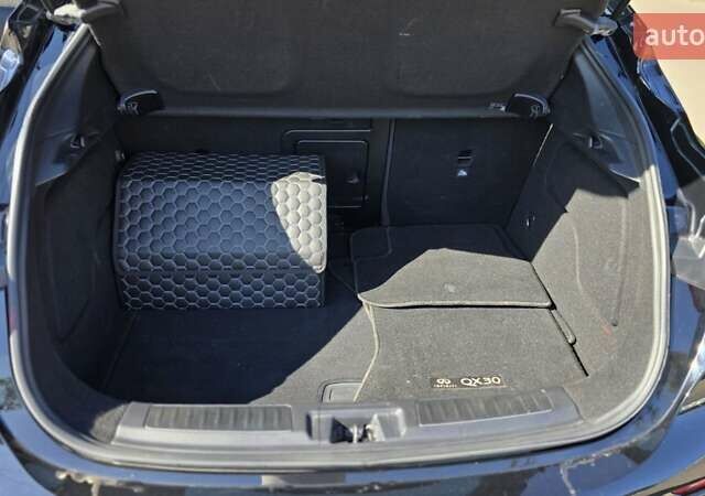 Черный Инфинити QX30, объемом двигателя 2 л и пробегом 122 тыс. км за 19500 $, фото 21 на Automoto.ua