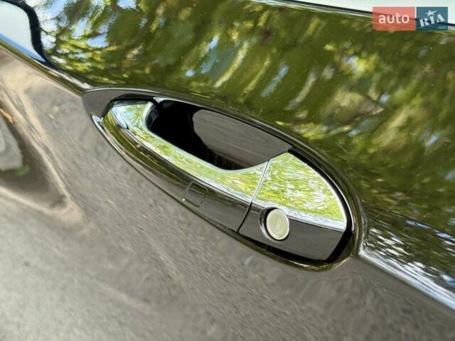 Чорний Інфініті QX30, об'ємом двигуна 2 л та пробігом 106 тис. км за 16500 $, фото 23 на Automoto.ua