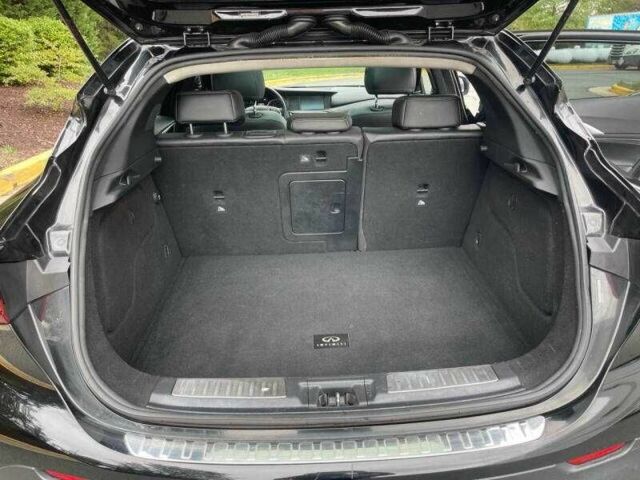 Черный Инфинити QX30, объемом двигателя 2 л и пробегом 64 тыс. км за 3900 $, фото 15 на Automoto.ua