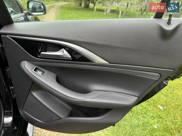 Черный Инфинити QX30, объемом двигателя 2 л и пробегом 199 тыс. км за 13900 $, фото 22 на Automoto.ua