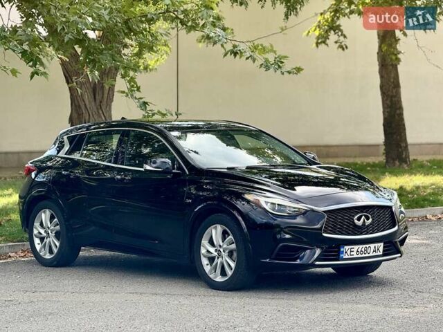 Чорний Інфініті QX30, об'ємом двигуна 2 л та пробігом 106 тис. км за 16500 $, фото 5 на Automoto.ua