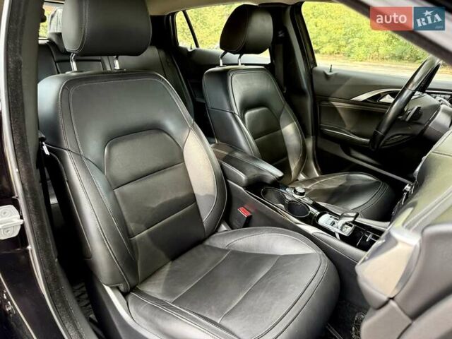 Чорний Інфініті QX30, об'ємом двигуна 2 л та пробігом 106 тис. км за 16500 $, фото 20 на Automoto.ua