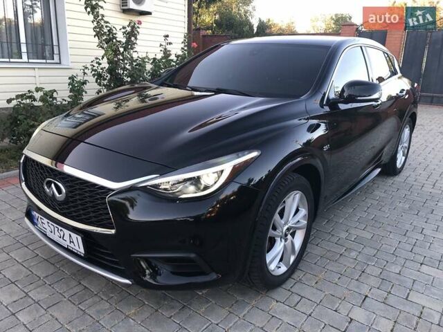 Черный Инфинити QX30, объемом двигателя 1.99 л и пробегом 174 тыс. км за 15500 $, фото 2 на Automoto.ua
