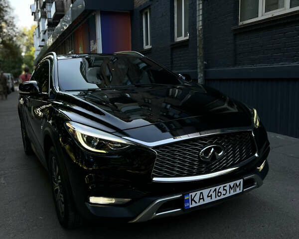 Черный Инфинити QX30, объемом двигателя 1.99 л и пробегом 148 тыс. км за 17000 $, фото 1 на Automoto.ua