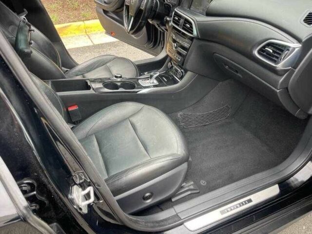 Черный Инфинити QX30, объемом двигателя 2 л и пробегом 64 тыс. км за 3900 $, фото 14 на Automoto.ua