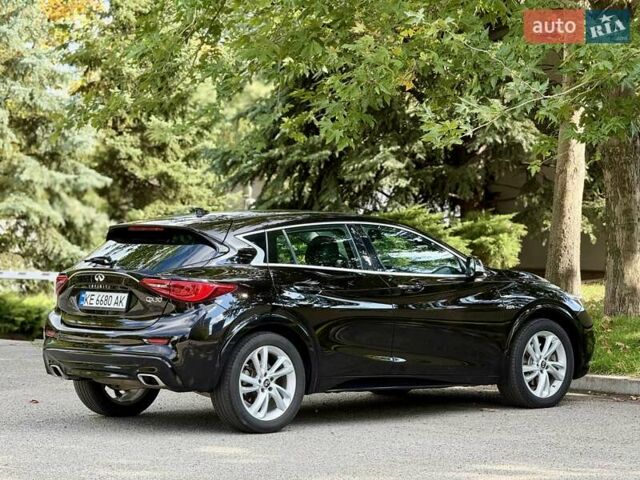 Чорний Інфініті QX30, об'ємом двигуна 2 л та пробігом 106 тис. км за 16500 $, фото 7 на Automoto.ua