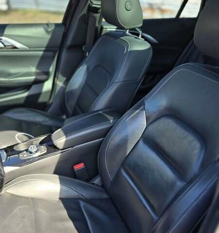 Черный Инфинити QX30, объемом двигателя 2 л и пробегом 122 тыс. км за 19500 $, фото 10 на Automoto.ua