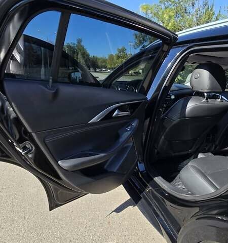 Черный Инфинити QX30, объемом двигателя 2 л и пробегом 122 тыс. км за 19500 $, фото 1 на Automoto.ua