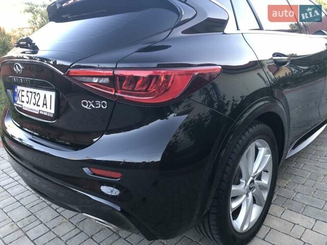 Черный Инфинити QX30, объемом двигателя 1.99 л и пробегом 174 тыс. км за 15500 $, фото 18 на Automoto.ua