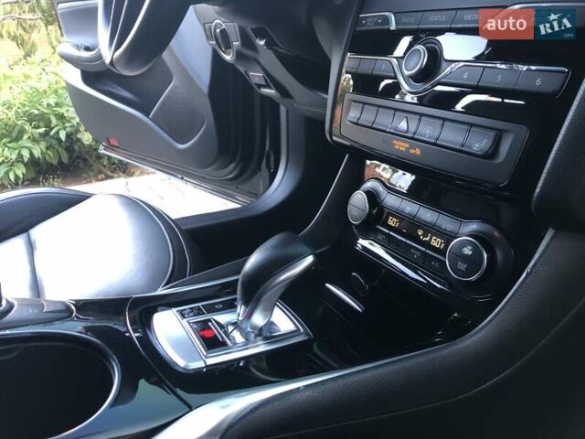 Черный Инфинити QX30, объемом двигателя 1.99 л и пробегом 174 тыс. км за 15500 $, фото 32 на Automoto.ua