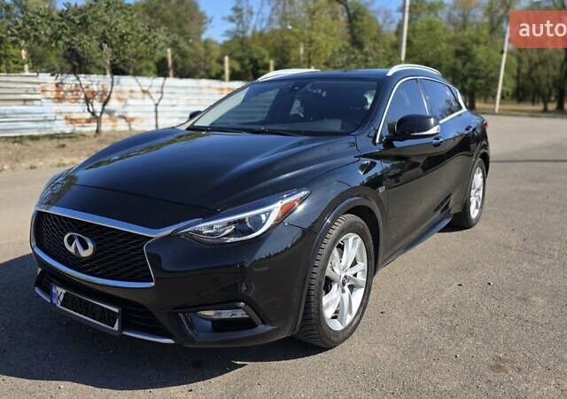 Черный Инфинити QX30, объемом двигателя 2 л и пробегом 122 тыс. км за 19500 $, фото 7 на Automoto.ua