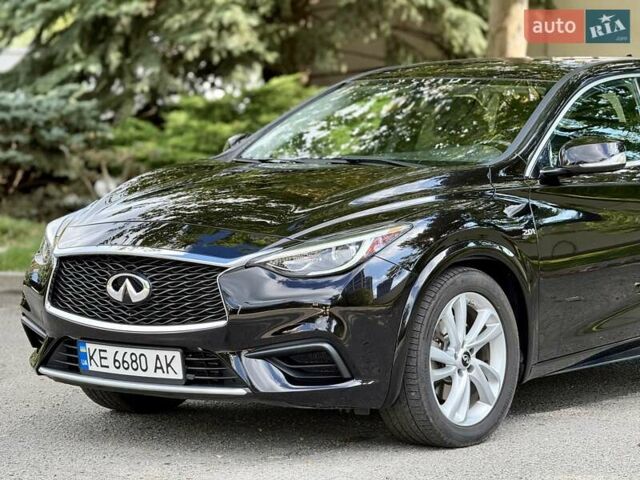 Чорний Інфініті QX30, об'ємом двигуна 2 л та пробігом 106 тис. км за 16500 $, фото 2 на Automoto.ua