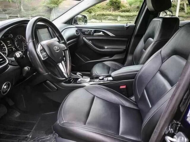 Черный Инфинити QX30, объемом двигателя 2 л и пробегом 70 тыс. км за 9480 $, фото 9 на Automoto.ua