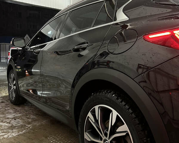 Черный Инфинити QX30, объемом двигателя 1.99 л и пробегом 148 тыс. км за 17000 $, фото 8 на Automoto.ua