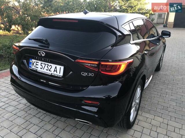 Черный Инфинити QX30, объемом двигателя 1.99 л и пробегом 174 тыс. км за 15500 $, фото 7 на Automoto.ua