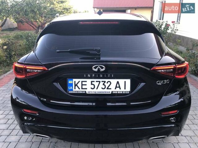 Черный Инфинити QX30, объемом двигателя 1.99 л и пробегом 174 тыс. км за 15500 $, фото 9 на Automoto.ua