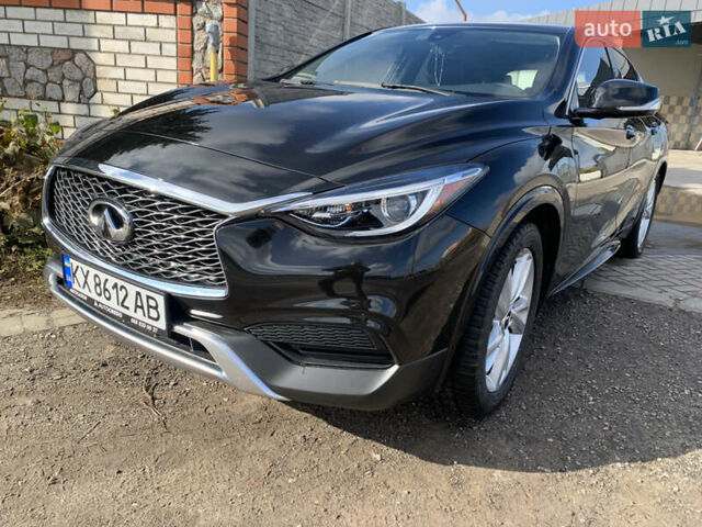 Черный Инфинити QX30, объемом двигателя 2 л и пробегом 153 тыс. км за 14999 $, фото 18 на Automoto.ua