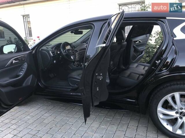 Черный Инфинити QX30, объемом двигателя 1.99 л и пробегом 174 тыс. км за 15500 $, фото 60 на Automoto.ua