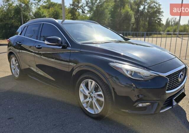 Черный Инфинити QX30, объемом двигателя 2 л и пробегом 122 тыс. км за 19500 $, фото 3 на Automoto.ua