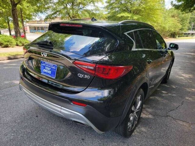 Черный Инфинити QX30, объемом двигателя 2 л и пробегом 34 тыс. км за 2900 $, фото 2 на Automoto.ua