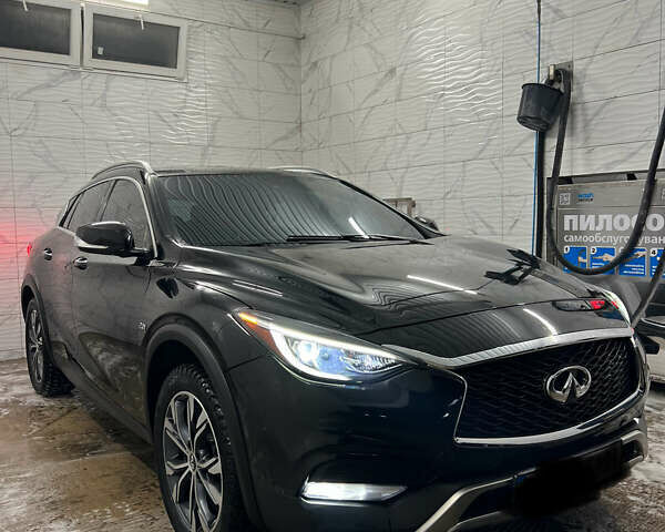 Черный Инфинити QX30, объемом двигателя 1.99 л и пробегом 148 тыс. км за 17000 $, фото 7 на Automoto.ua