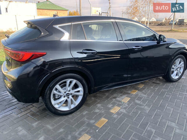 Черный Инфинити QX30, объемом двигателя 2 л и пробегом 153 тыс. км за 14999 $, фото 3 на Automoto.ua