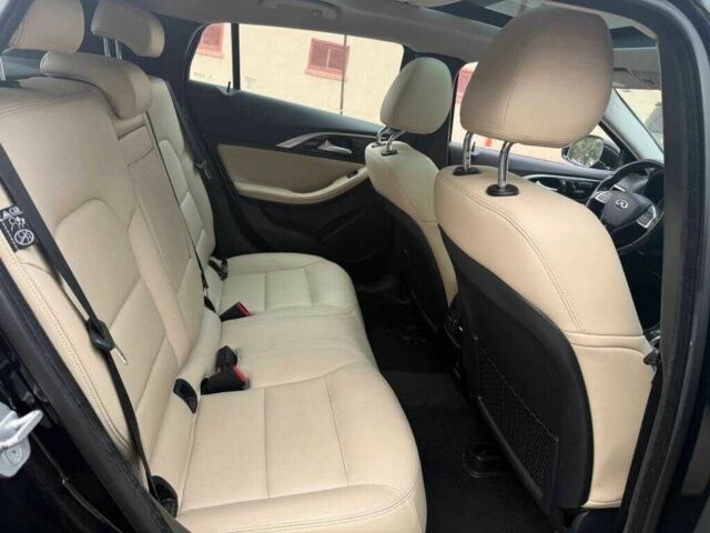 Черный Инфинити QX30, объемом двигателя 2 л и пробегом 59 тыс. км за 4600 $, фото 8 на Automoto.ua