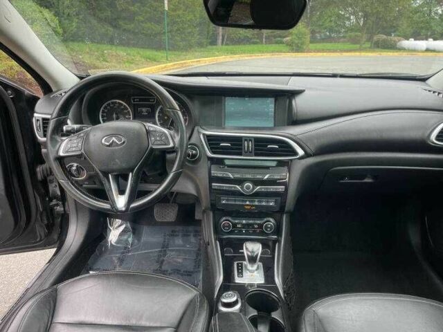 Черный Инфинити QX30, объемом двигателя 2 л и пробегом 64 тыс. км за 3900 $, фото 8 на Automoto.ua